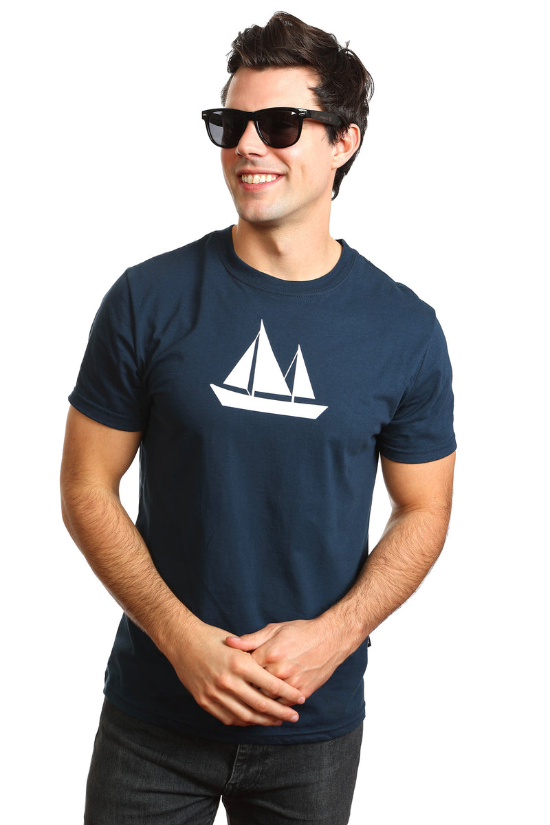 Men’s Sailing Boat T-shirt — Organic cotton